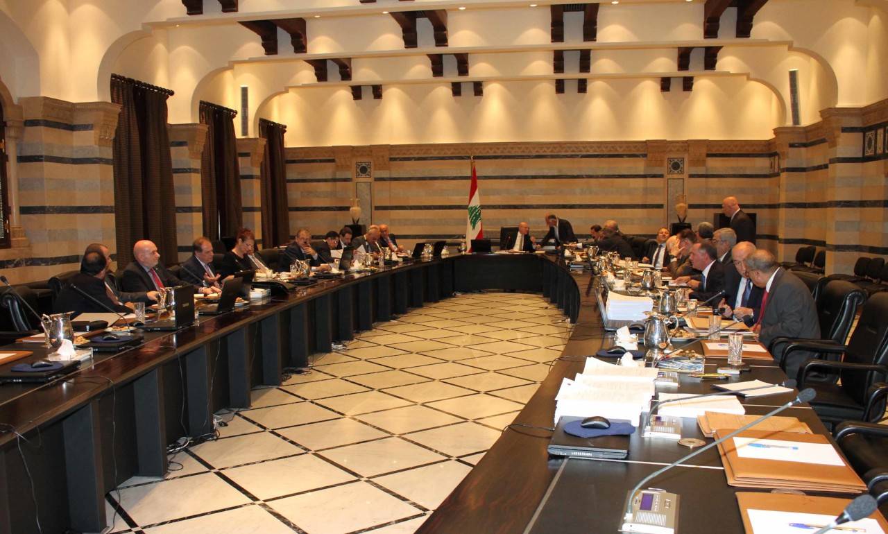 خلافات حول أزمة النفايات في جلسة الوزراء!