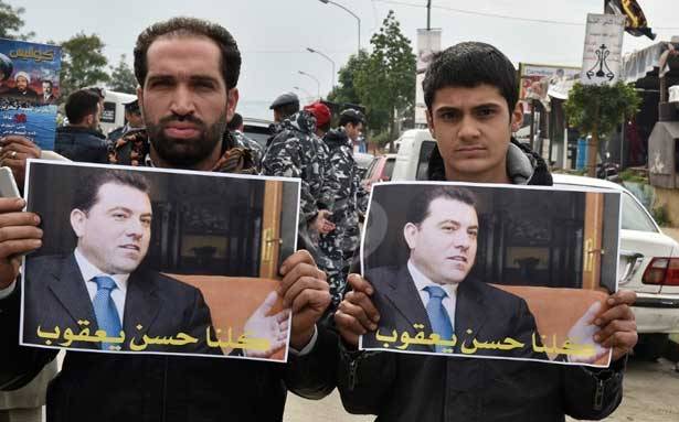 إعادة فتح طريق المطار بعد
قطعها من قبل مناصري يعقوب