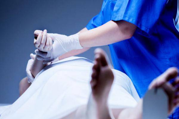 فضيحة مستشفى  تحتجز جثمان عامل نيبالي منذ 5 سنوات