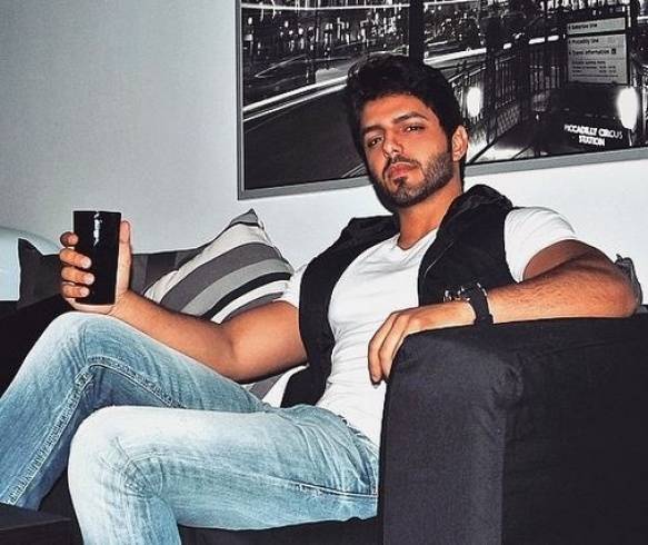 بالصور: الاعلامي السعودي بدر الزيدان في حالة خطرة.. هذا وضعه الصحي
