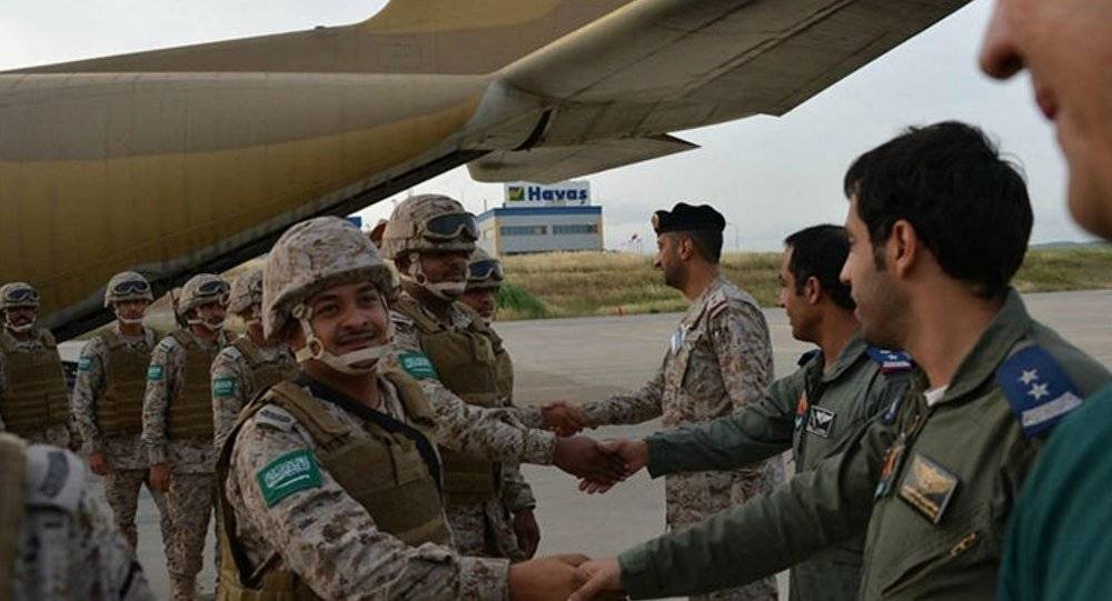 بالصور.. وصول قوات برية وبحرية سعودية لتركيا