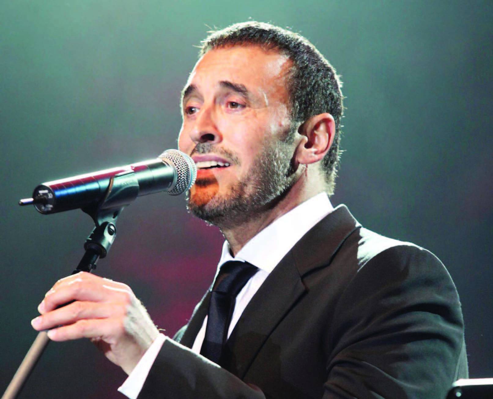 كاظم الساهر يغني من أشعار حاكم دبي