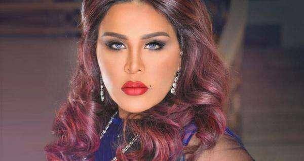 مذيعان يحرجان إعلاميّة.. وأحلام: ما عاد في أدب