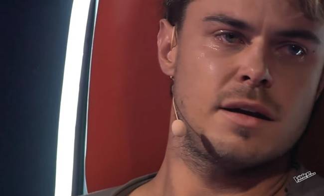 بالفيديو: تجربة أداء في The Voice تبكي الحكام!