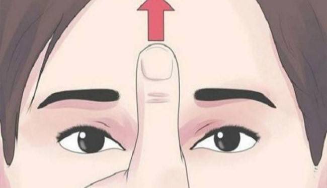 اضغط على هذه المنطقة بين عينيك...لتحصل على نتائج لن تتوقعها!