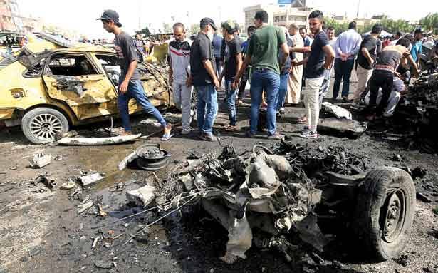 العمليات الانتحارية تحصد المزيد من الضحايا العراقيين
عشرات القتلى واستدعاء قادة امنيين للتحقيق
