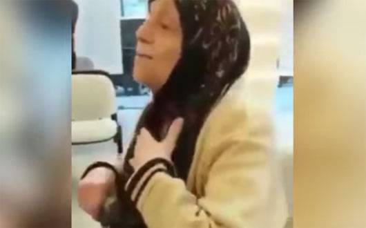 عجوز حلبيّة تغني بصوت يبهر السوريين . فيديو