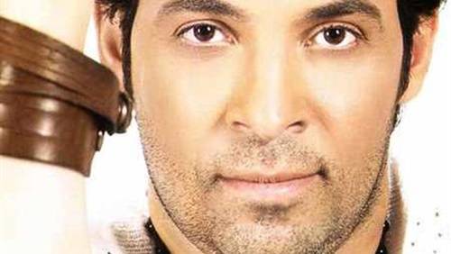 سعد الصغير ولقطة حميمية مع الراقصة شمس في المسبح