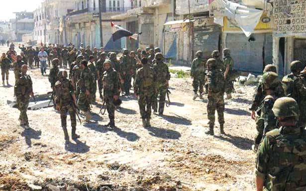 روسيا اقترحت شن غارات مشتركة وواشنطن رفضت
الجيش السوري وحزب الله يواصلان «القضم» في الغوطة الشرقية
