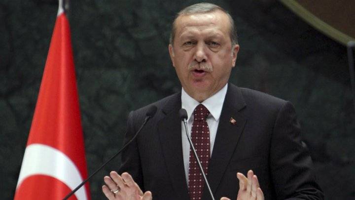 أردوغان يهدد بعرقلة اتفاق الهجرة في حال عدم إعفاء الأتراك من التأشيرات لأوروبا
