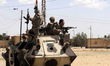 الجيش المصري يعلن مقتل 13 من “العناصر الإرهابية” في سيناء