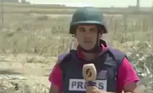 مراسل  يفقد اعصابه ويشتم على الهواء طفل