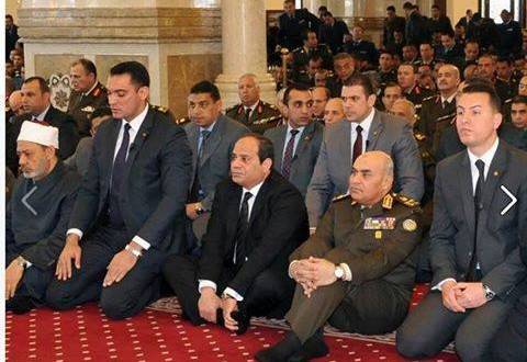 بالفيديو مواطن مصري: السيسي سابع الخلفاء الراشدين..المذيع: "مين الخليفة السادس؟"