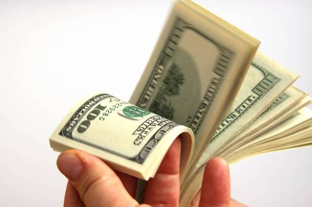 ما هو سبب اختيار اللون الأخضر لـ الدولار الأميركي؟
