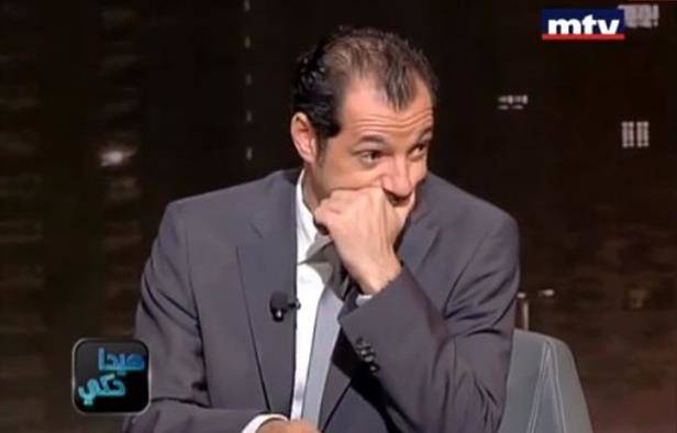 عادل كرم يسخر من صدر هيفا ومؤخرة سما المصري-صور