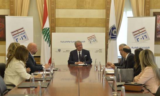 المشنوق أعطى توجيهاته لتحسين الأداء الإداري والتنسيق الأمني في انتخابات الشمال