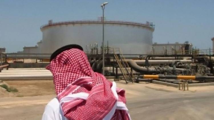 الحكومة الكويتية تلبي طلبات عمال قطاع النفط