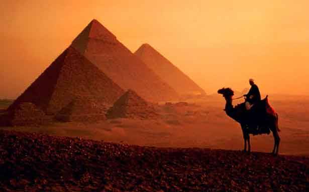 علاقة بين شاب مسيحي وفتاة مسلمة
فجرت خلافات طائفية بصعيد مصر