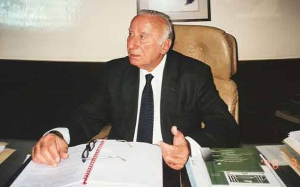 أوغست باخوس : مواقف وطرائف وحكايات