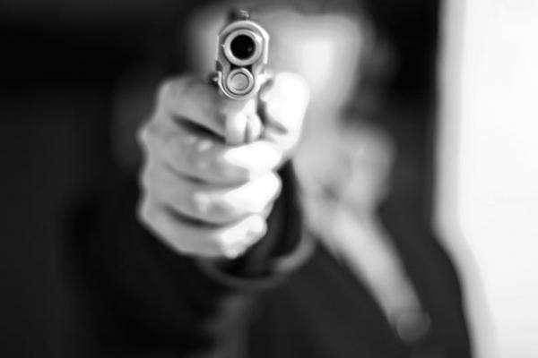 ضربٌ هوليودي: جدّة تخطف حفيدها انتقامًا..