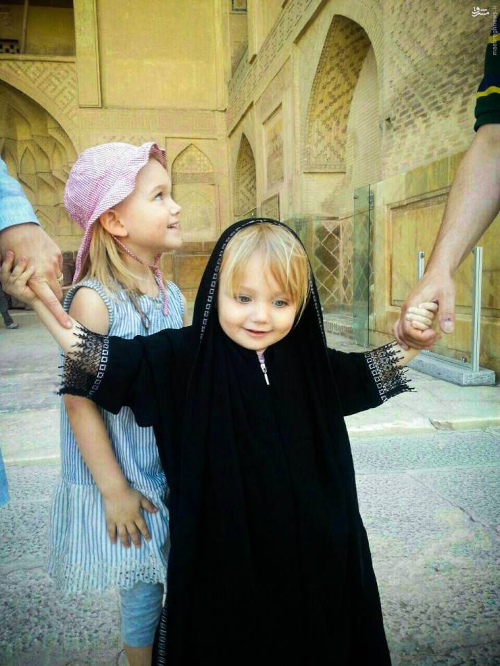 ما سرّ هذه الصورة التي اكتسحت مواقع التواصل؟