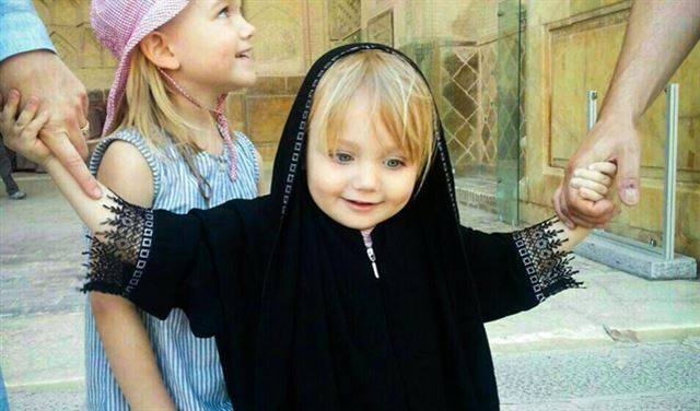 ما سر هذه الصورة التي اكتسحت مواقع التواصل ؟