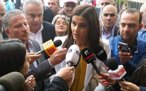 بشري تجاوبت مع ستريدا
وقدّمت وردة الى الحكيم