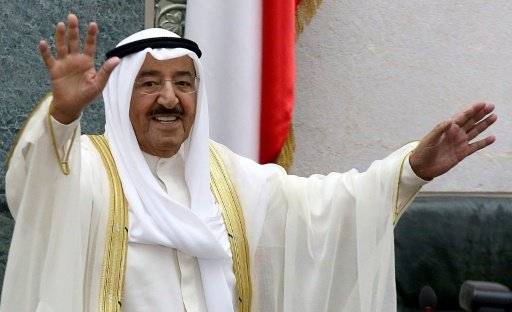 احكام بسجن ثلاثة أفراد من آل الصباح بتهمة الاساءة لأمير الكويت