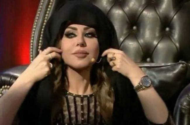 بالفيديو حليمة بولند ترفض تقبيل إعلامي لبناني