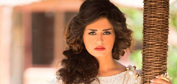 بالصورة: منه فضالي تصدم الجمهور من دون ماكياج وبشكل غريب!