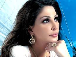 اليسا قلقة وبحاجة الى وظيفة!