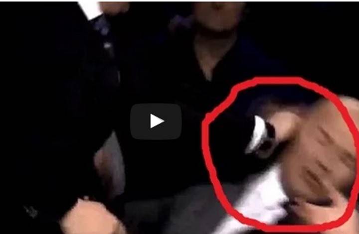 بالفيديو.. صحافي يوجه اللكمات لضيفه بدل الأسئلة على الهواء!