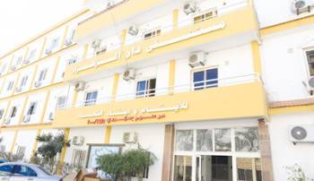 المدرسة توضح... هكذا سقط الطالب عن الدرج