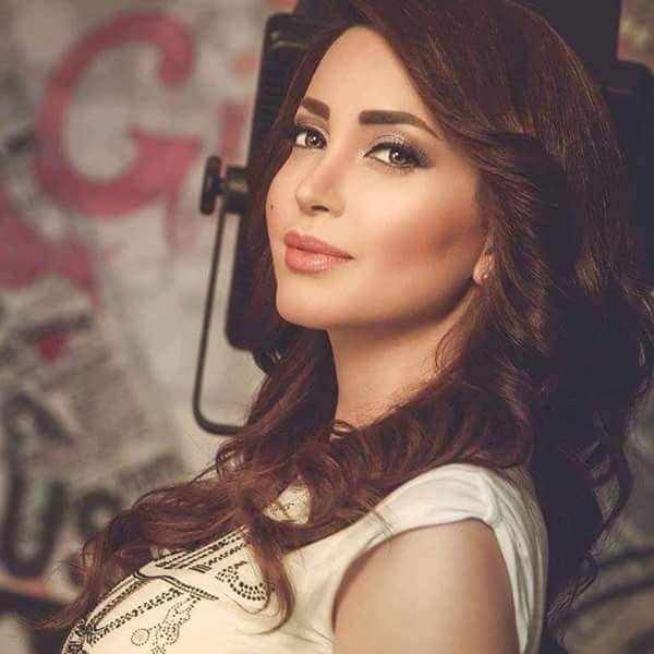 بالصورة- بنطال نسرين طافش الشفاف يشعل انستغرام... وما علاقة إليسا؟
