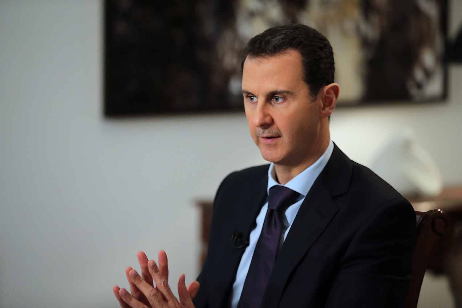 ماذا يوجد في درج مكتب الرئيس بشار الأسد؟!