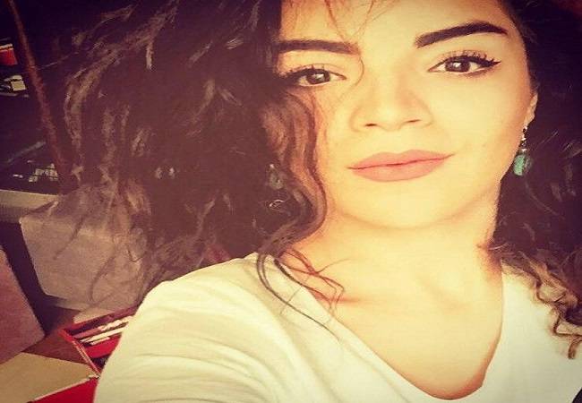ممثلة سورية تتعرض للهجوم بعد ان كشفت أصولها