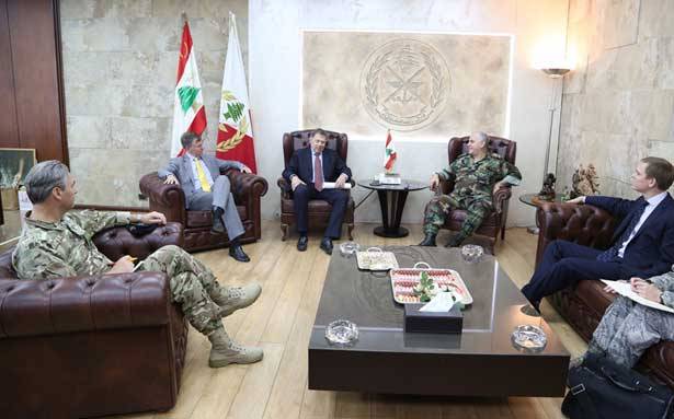 اجتماع في اليرزة بحث في استمرار الدعم للجيش
قهوجـي: جنودنا في طليعة جيوش العالم
ولا ينقصهم إلا المزيد من الأعتدة النوعيّة