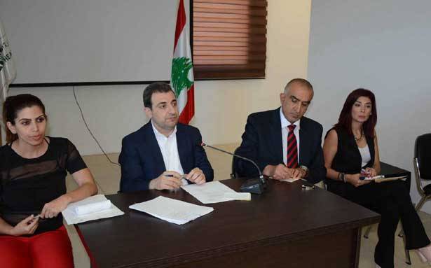 أبو فاعور انتقد بشدة تجاوزات مُحافظي الشمال وبيروت لقرارات «الصحّة» :
نطلب منهما إقفال محلات غذاء فاسدة تحتوي حشرات