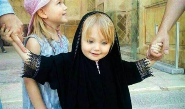 ما سر هذه الصورة التي اكتسحت مواقع التواصل؟