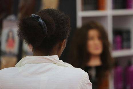 سريلانكا تتخذ قرارًا مفاجئًا بشأن الخادمات في الشرق الأوسط