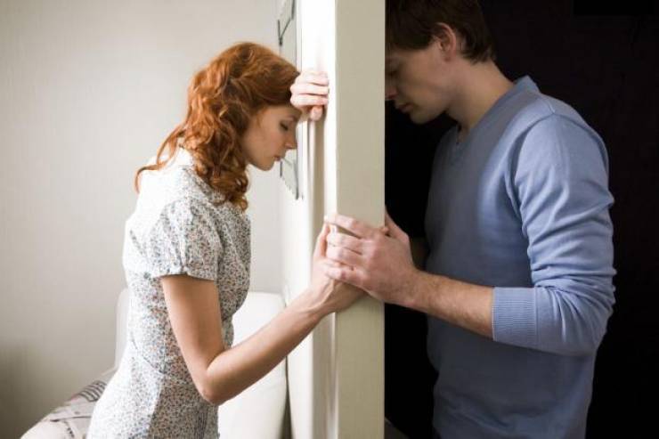 انتبهي .. 4 إشارات إلى أن الرجل لم يعد يحب زوجته