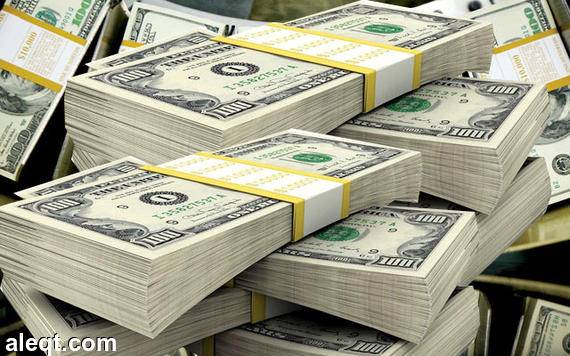 الدولار يتراجع لأدنى مستوى في أكثر من أسبوعين