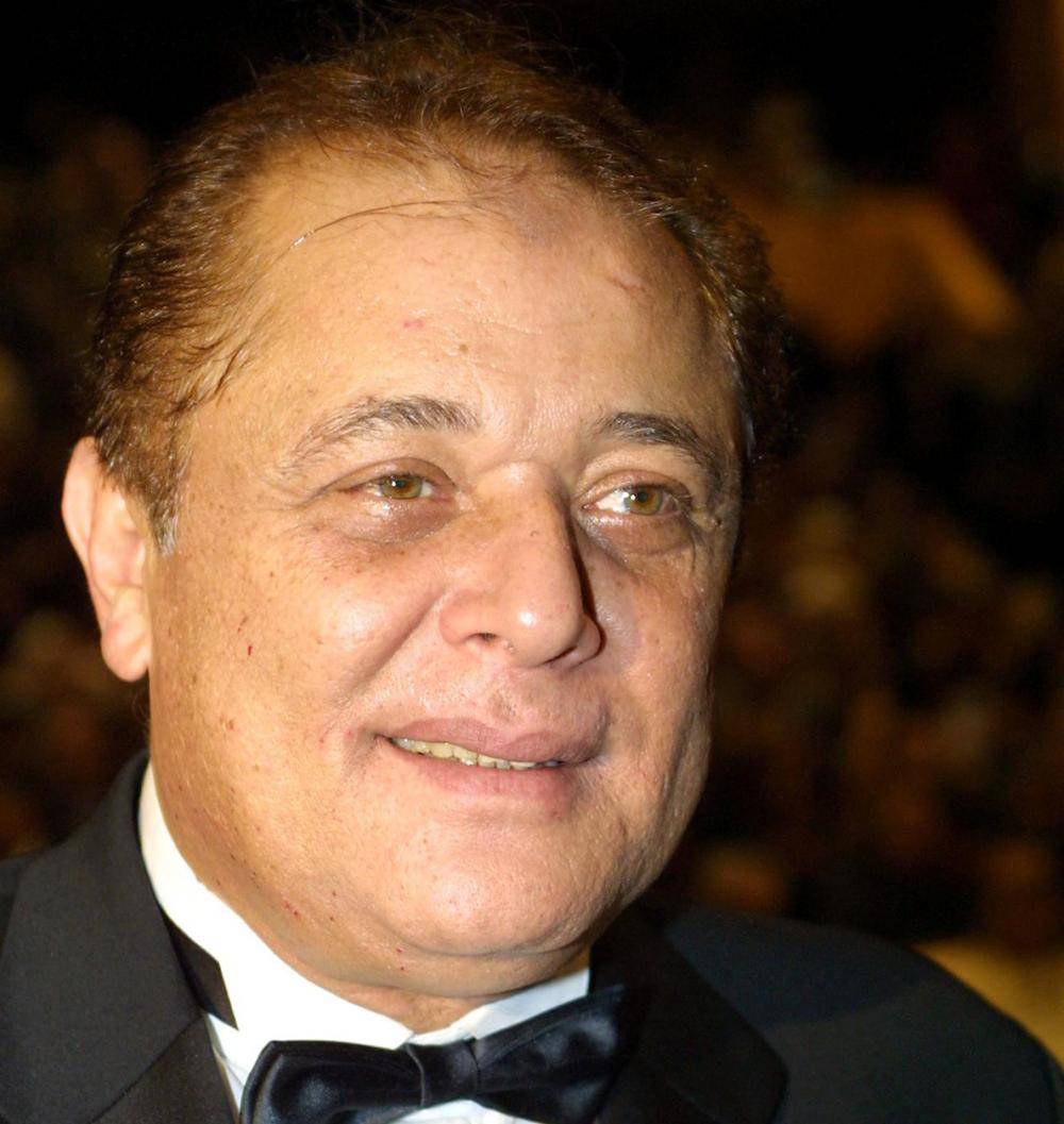 صورة - اعتزال محمود عبد العزيز يحدث ضجة!