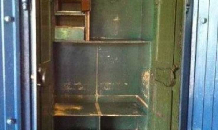 صور:  فتحوا خزانة جدتهم بعد 6 سنوات من وفاتها و هذا ما وجدوه !