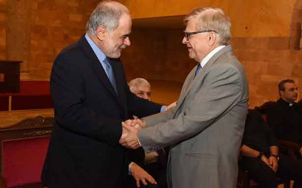 أبو زيد يتقبّل التهاني بانتخابه