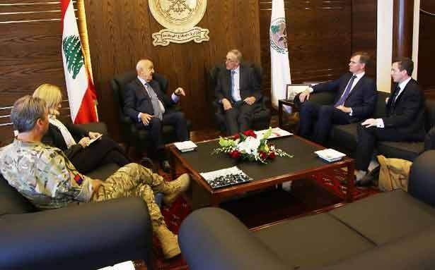 وزير الاحتيـاط البريطانـي زار قهوجي
مقبل : لبنان خط الدفاع الأول في وجه الإرهاب