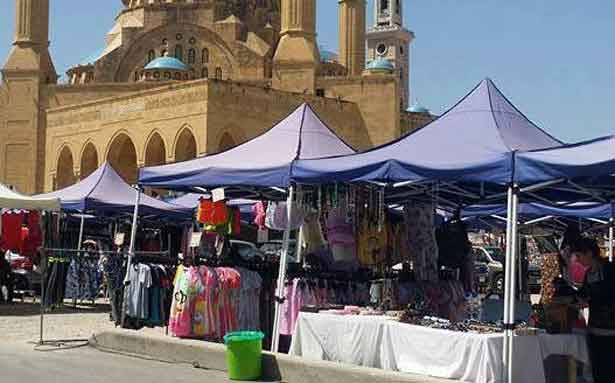 السوق يفتح خيمه اعتباراً من اليوم
بساطة سوق «أبو رخوصة» تواجه أرستقراطيّة «سوليدير»!