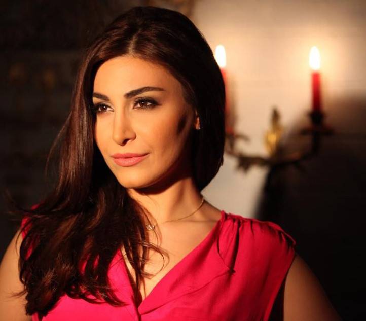 بالفيديو: يارا ترقص في شوارع بيروت!