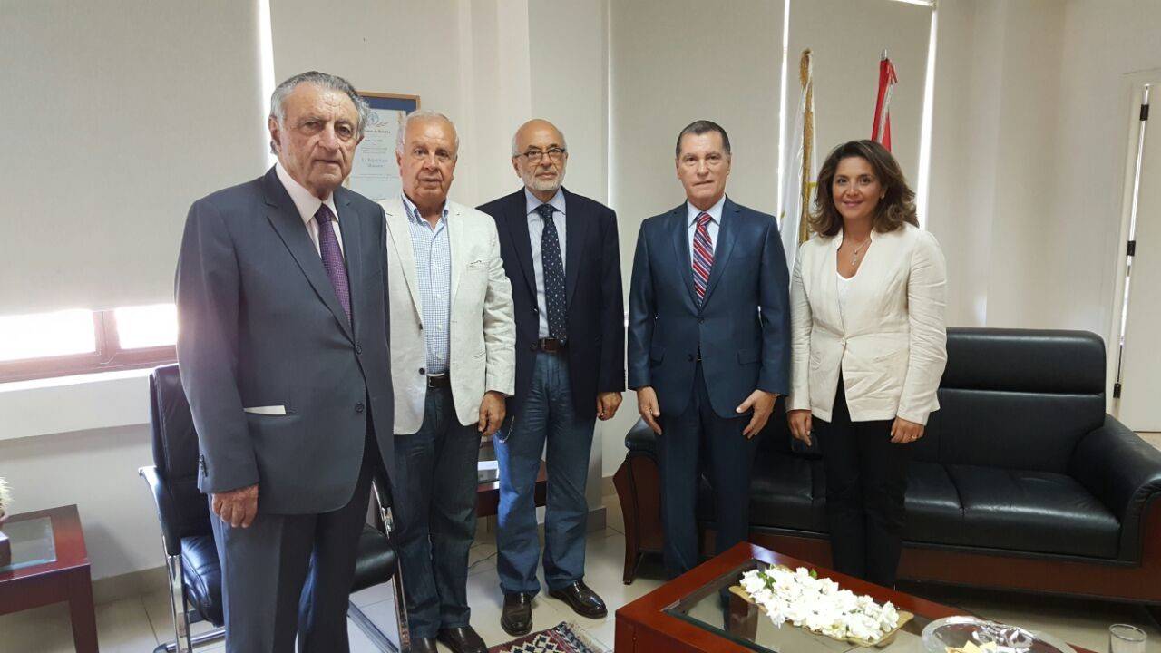 وزير الزراعة استقبل وفدين من العاقورة ونادي الغولف
