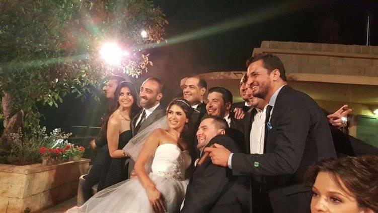 بالصور.. إعلامي الى القفص الذهبي!